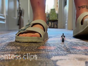 New Giantess Studio - 2 new clips! SQUISH