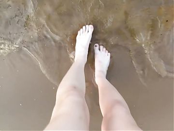 worship goddess big perfect feet